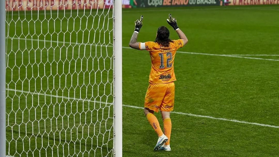 Cássio chega a 31 pênaltis defendidos com a camisa do Timão